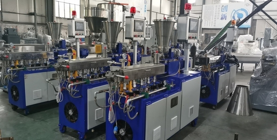 Δύο διπλές βίδες πλαστικό extruder Masterbatch Granulator για εξατομικευμένες απαιτήσεις
