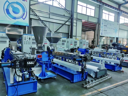 CE PVC PP PE Ανακυκλωμένο πλαστικό Granulation Co-rotating Twin Screw Extruder με 315kW